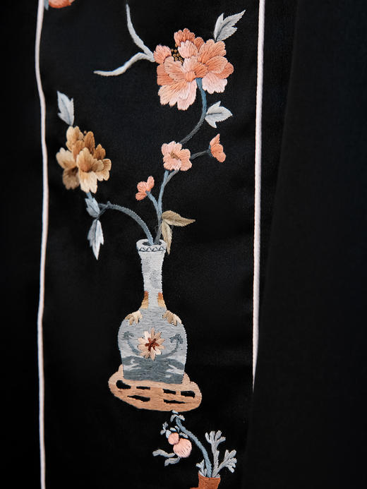 盛唐牡丹 |重缎真丝博古纹手绣外套 商品图3