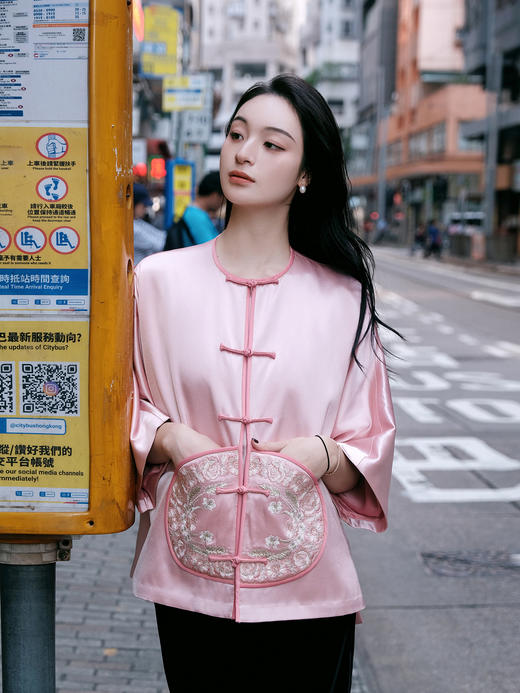 东方境X郭培| 粉色玫瑰刺绣新中式外套（不夹棉） 商品图8