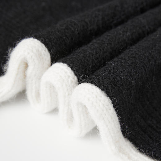 ROMI STUDIO 软糯羊驼毛黑白撞色圆领针织毛衣针织衫R29M117 商品图3