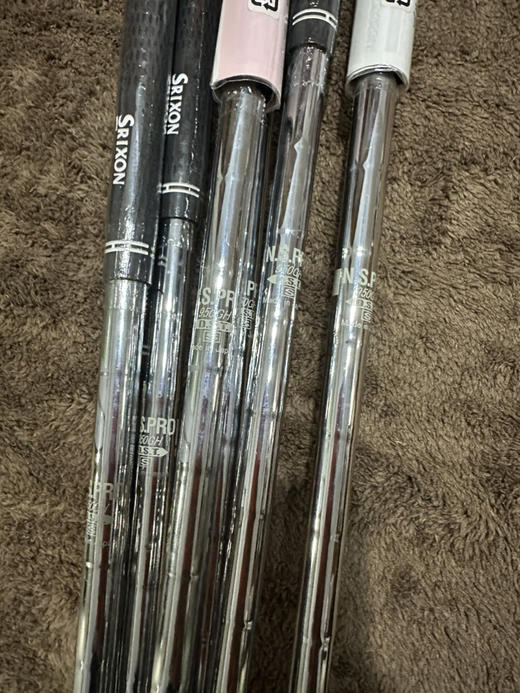 小吴二手全新男士SRIOXN高尔夫铁杆型号:ZX5身硬度:碳素950S级 铁杆7支（456789p)原装正品，二手货品不退不换 运费卖家负担（顺丰寄付） 商品图5