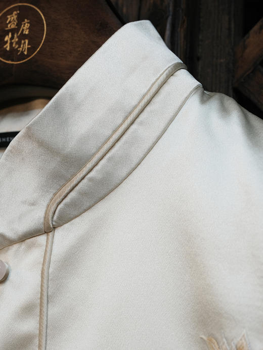 盛唐牡丹|真丝重缎蝶恋花手绣马甲 商品图1