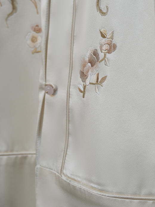 盛唐牡丹|真丝重缎蝶恋花手绣马甲 商品图4