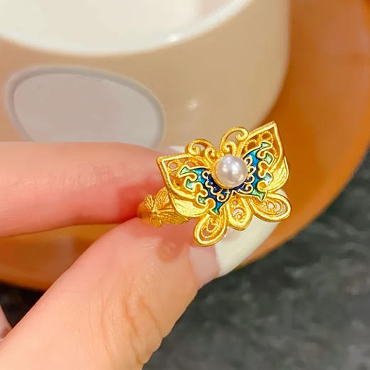 【精美饰品丨合金戒指合集】甄选高品质材料，经精湛抛光工艺多次打磨，线条光滑圆润，质感醇厚古朴，色泽净透雅致，錾刻纹饰细节清晰,整体造型华而不炫,适合多场景佩戴 商品图1