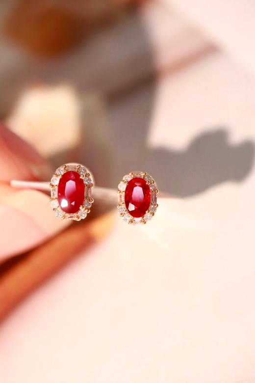 0.6ct刻面红宝石耳钉 商品图3