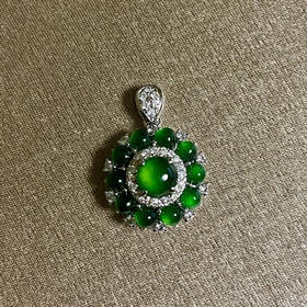 18K白金镶钻翡翠吊坠/半珠5/2.5mm