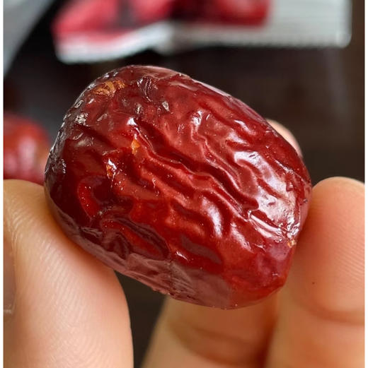 超级好吃的香酥脆枣
酥脆香甜甜而不腻咔嚓一声
满口尽是浓香枣味美妙的口感妙不可言爱不释手220克/箱，11小包 商品图1