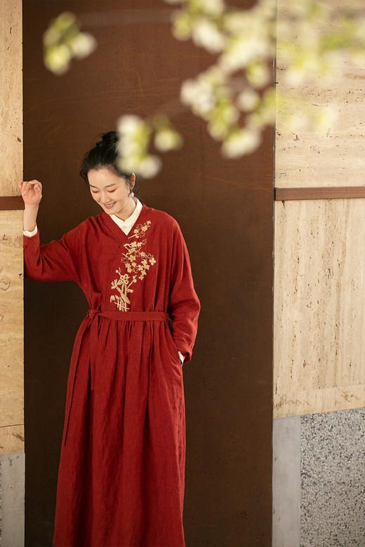 牧衣游原创刺绣进口亚麻红色连衣裙 限量福利款 晚溪不支持会员折 商品图5