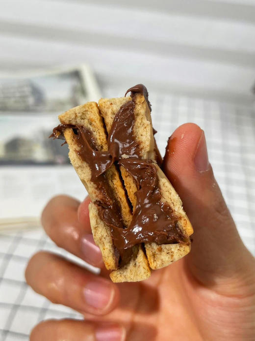 49.9/22枚⚠️费列罗断货王 稀缺❗性价比秒杀条装💪🏻德国🇩🇪进口【费列罗nutella能多益榛子巧克力夹心饼干】酥脆香醇，满满巧克力酱馅 商品图8