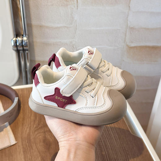 【百搭韩版星星元素，瞬间提升萌宝时尚感】春季新款单鞋小白鞋 小宝宝幼儿园防滑阿甘鞋 中小童百搭韩版星星鞋-QQ 商品图2