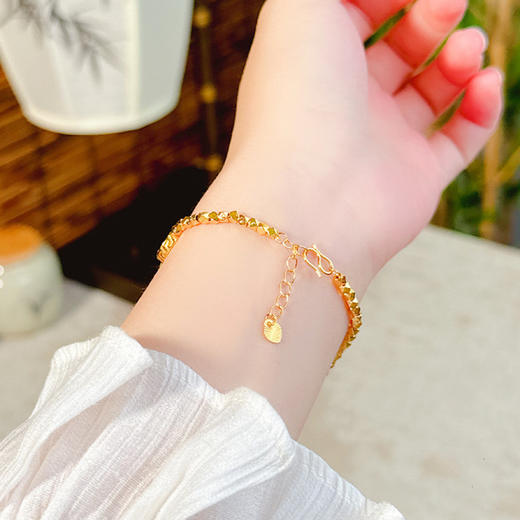 【精美饰品丨合金手链合集】甄选优质材质，通过精湛的工艺加工打造，造型精致优雅，质感十足，适合多场景佩戴，送人自用皆可，多种款式可选 商品图5