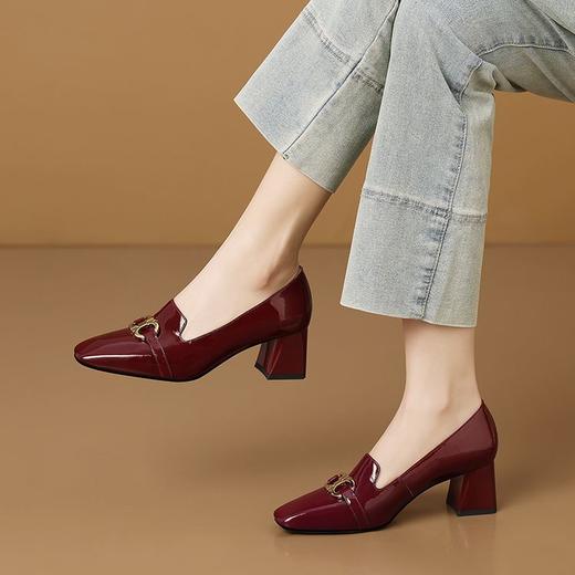 【预售5天】小方头乐福鞋春秋季新款牛漆皮时尚单鞋一脚蹬简约中跟女皮鞋HY&H3589 商品图1