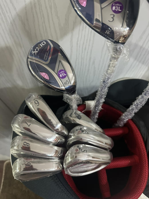 小吴二手全新女士xxio高尔夫套杆型号:mp1100 杆身硬度:碳素L级 木杆3支，铁杆7支（6789pAS)原装正品(没有包没有推杆二手货品不退不换 运费卖家负担（顺丰寄付) 商品图3