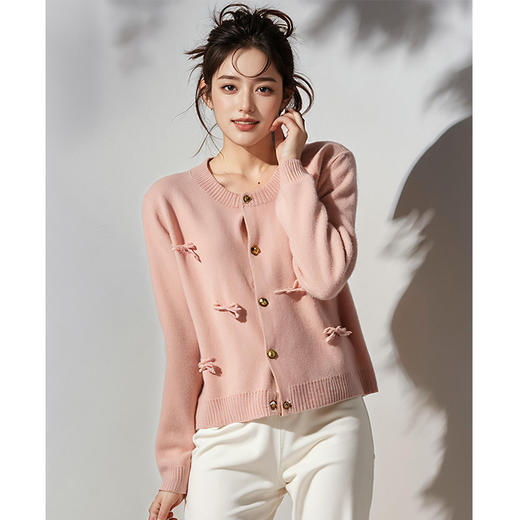 奢姿2025年春季新款大码女装甜美减龄针织衫胖妹妹蝴蝶结圆领上衣9644328653 商品图2