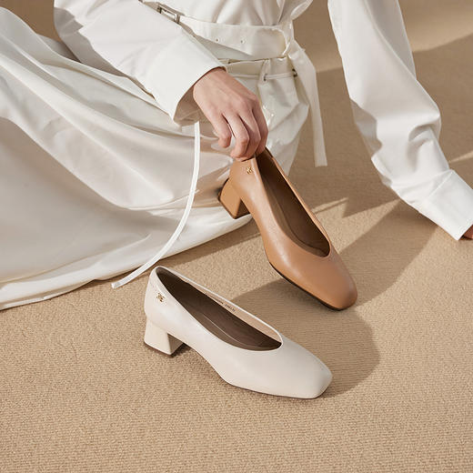 【静音系列】千百度羊皮粗高跟鞋女通勤方头浅口单鞋A25185510 商品图1