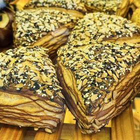 491 新鲜起酥多谷物碱水丹麦Grain Lye Danish