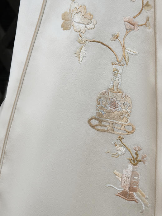 盛唐牡丹|博古宝瓶纹手绣真丝马甲 商品图4