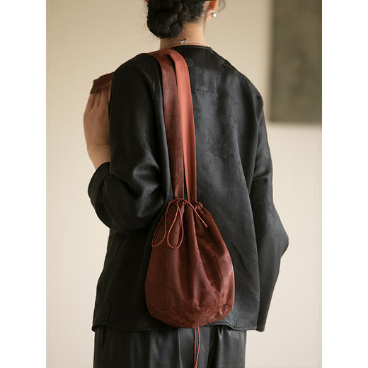 牧衣游原创 文艺复古百搭桑蚕丝斜挎包 之瑶【不支持会员折】 商品图1