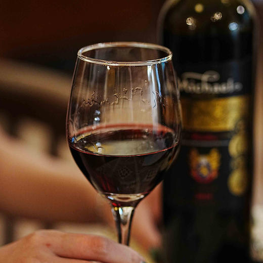 热卖中！！【免费试喝2瓶 赠海马刀1枚】【法国原瓶进口】XO威士忌干红6件套礼盒（白兰地700ml*2瓶+威士忌700ml+红酒750ml*2瓶+冰白500ml）拍3箱规格加赠一樽两杯 商品图14