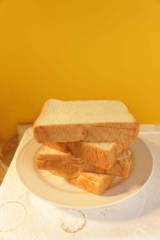 //【天鲜萌0添加黄油厚切吐司 】高品质原料，安全新鲜0添加 ✅精心调配牛奶和奶粉的比例，鲜牛奶添加量≥25% ✅鲜奶和面，还添加脱脂奶粉，奶香更浓郁 ✅进口安佳黄油添加量≥15% 商品图4