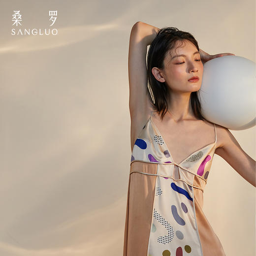 桑罗糖霜印花吊带裙深V露背睡裙女 商品图1
