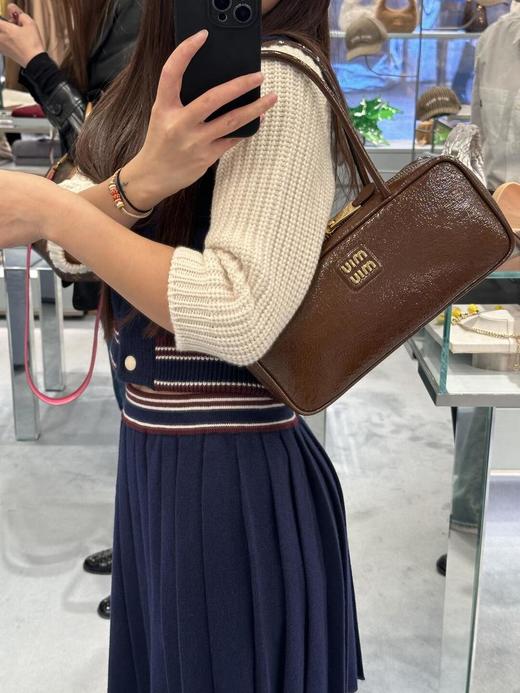 缪缪漆皮长手柄保龄球包24秋冬款也是最瞩目的一款保龄球包（MM） 商品图3