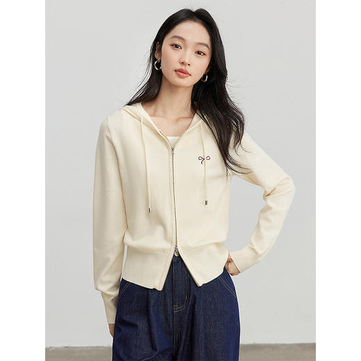 【五折购】熙世界双拉链连帽针织开衫2025春秋新款女装休闲风毛衫外套上衣 商品图4