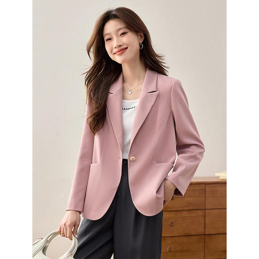 【春夏新品】熙世界一粒扣粉色西装外套2025年春季新款设计感通勤修身小西服 商品图3