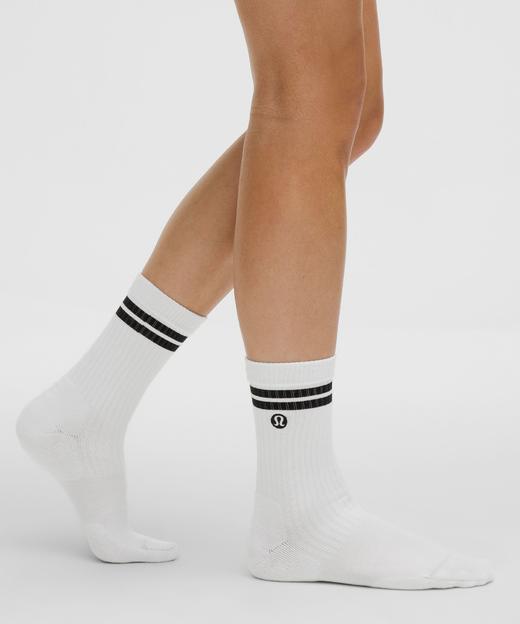 大毛巾底+足弓软支撑。一卡含三双の户外瑜伽缓震中筒袜子C010760 商品图6