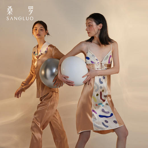 桑罗糖霜印花吊带裙深V露背睡裙女 商品图0