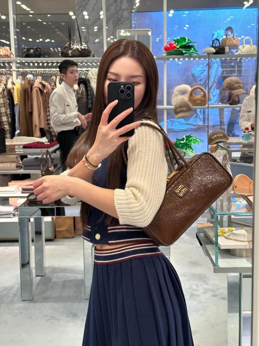 缪缪漆皮长手柄保龄球包24秋冬款也是最瞩目的一款保龄球包（MM） 商品图4