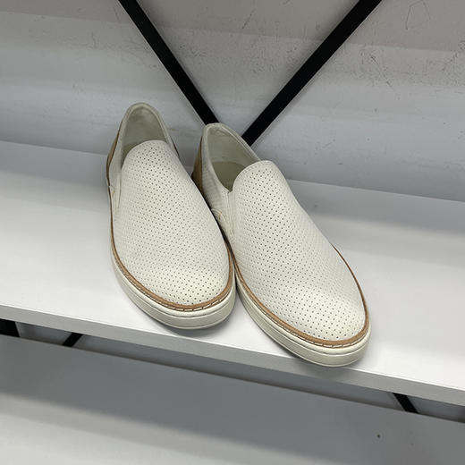 UGG 女士 Adley Perf 时尚休闲轻便透气一脚蹬休闲鞋 商品图0