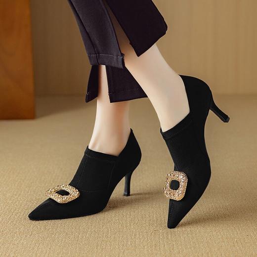 【预售5天】深口高跟单鞋女春秋新款钻扣黑色绒面尖头弹力踝靴DB&M6159 商品图1