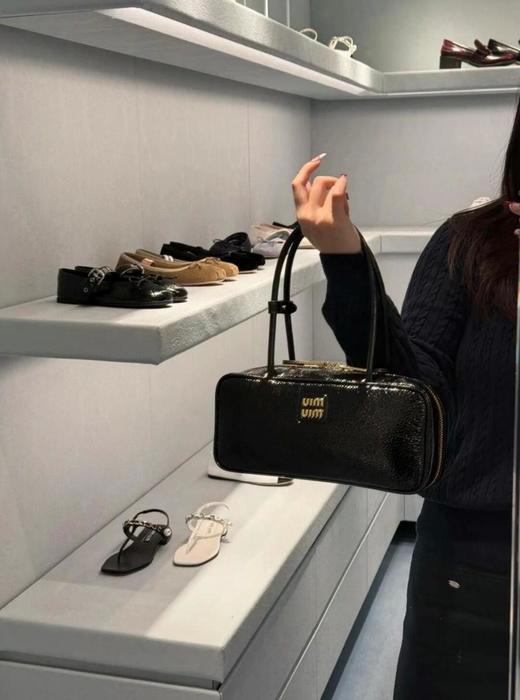 缪缪漆皮长手柄保龄球包24秋冬款也是最瞩目的一款保龄球包（MM） 商品图5