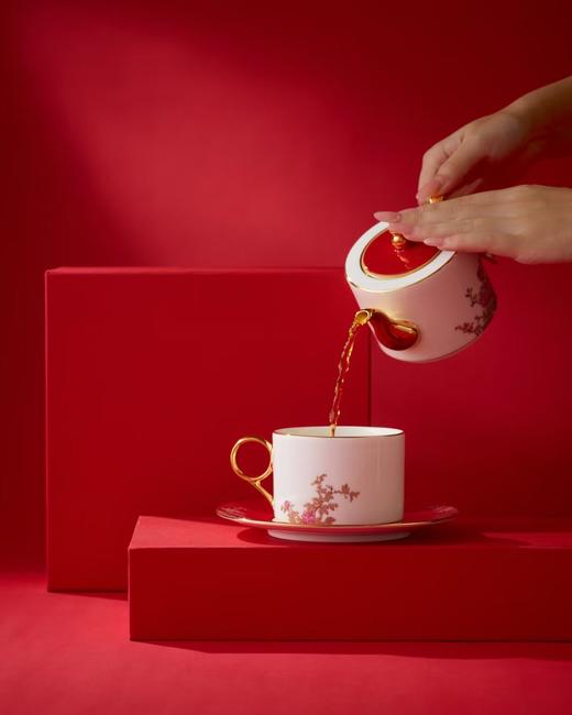 【彼达思】永丰源 新年新品 抱春红 报好运2人位8头茶咖具配勺子礼盒装 商品图1