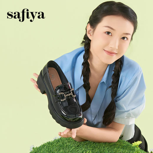Safiya/索菲娅2025春英伦风粗跟漆皮钻扣轻便百搭小个子增高乐福鞋 SFD1112140 商品图1