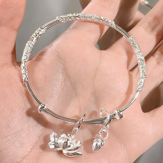 卡蒂罗/KADER 【足银999 可DIY】繁花似锦莲语手镯 新中式轻奢小众开口可调节可拆卸古风素圈银镯 圣诞妈妈 商品图6