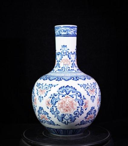 青花釉里红开窗福寿天球瓶 商品图0