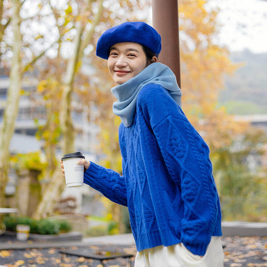 绽放011朵/100羊毛绞花针织上衣女复古棒针落肩慵懒蓝色套头毛衣 商品图0