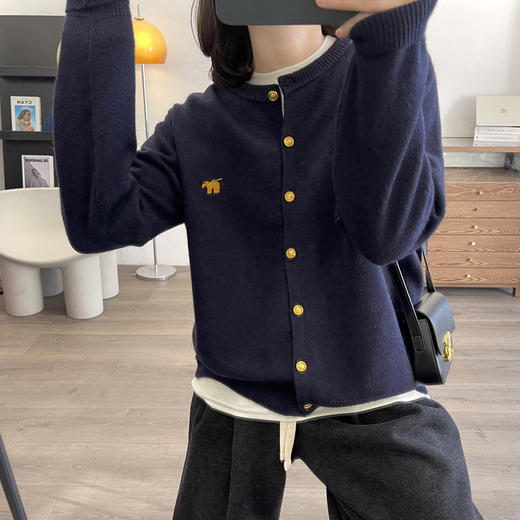 雀说圆领女士100纯羊毛开衫精致刺绣幸运小马可爱卡通针织外套AL237580 商品图9