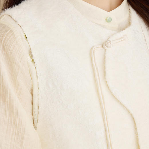 玳莎盘扣新中式马甲女2025年春季新款国风提花设计感马甲背心上衣  FA37001 商品图3