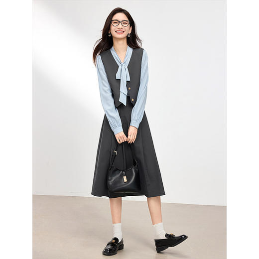 【五折购】熙世界格雷系学院风马甲衬衫半身裙三件套2025春秋新款一整套装 商品图4