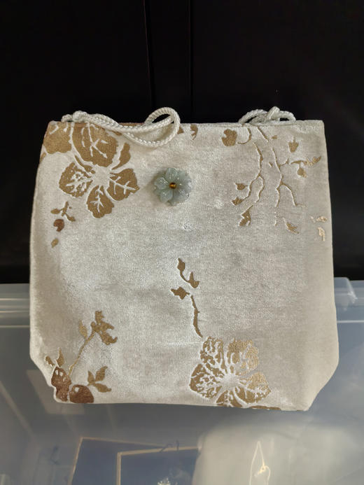 盛唐牡丹|盛唐牡丹手工丝绒包白色烫金 商品图0