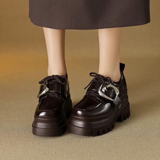 【预售5天】真皮厚底增高小皮鞋女新款爆款复古乐福鞋英伦风系带皮带扣女单鞋MQE&G144-1 商品图1