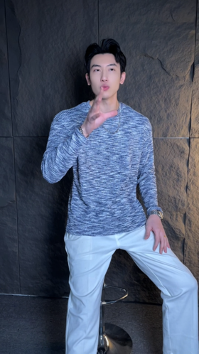 T1653秋季新款时尚撞色套头圆领长袖宽松潮牌