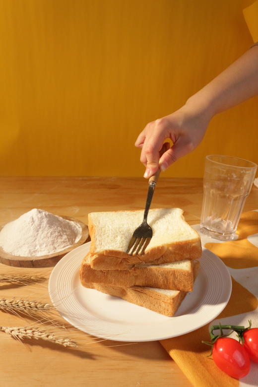 //【天鲜萌0添加黄油厚切吐司 】高品质原料，安全新鲜0添加 ✅精心调配牛奶和奶粉的比例，鲜牛奶添加量≥25% ✅鲜奶和面，还添加脱脂奶粉，奶香更浓郁 ✅进口安佳黄油添加量≥15% 商品图5