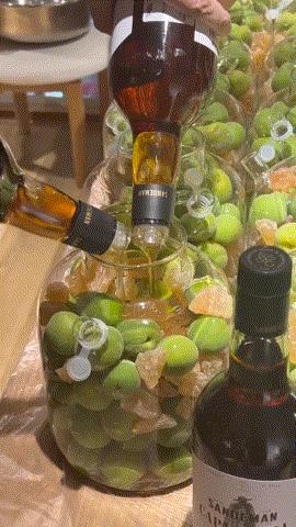 阅酒自制梅子酒３L罐装（自提赠送梅子酒专用酒杯2只）（费用含玻璃罐、白兰地、青梅、黄冰糖、制作费、邮费） 商品图4