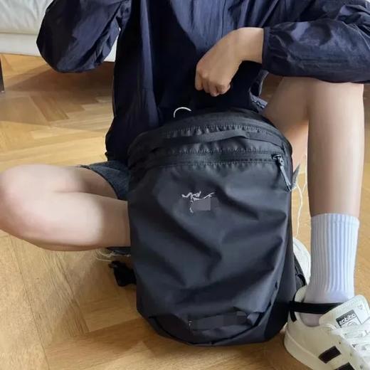 点此购买 始祖鸟Heliad男女款双肩背包 qk 308083 商品图8