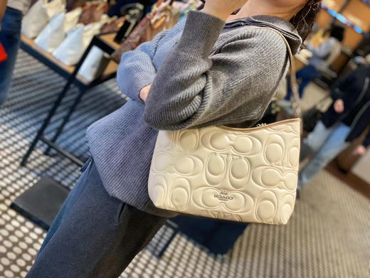 🇺🇸¥1999美国直邮Coach最新款全皮浮雕logo Laurel单肩包，流浪包，白拼米色 商品图7