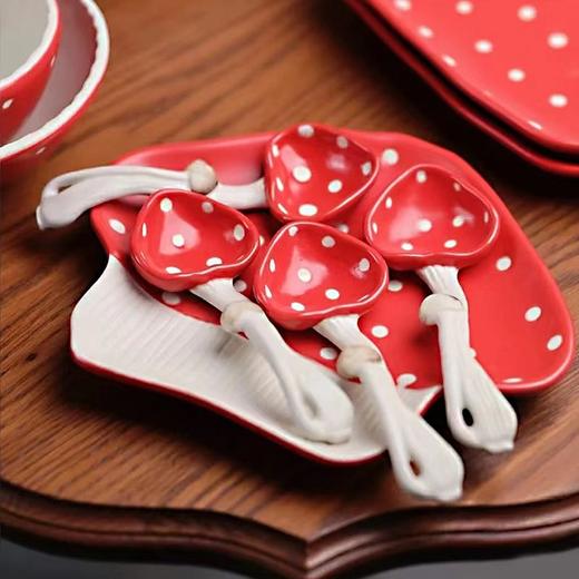 【超萌北欧风家居】可爱蘑菇陶瓷碗卡通汤面碗组合结婚伴手礼物春节过新年喜庆餐具 商品图2