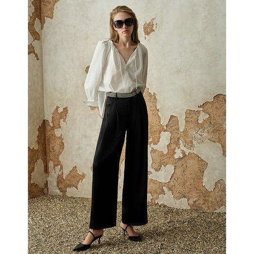 EITIE爱特爱气质V领显瘦设计感白色衬衫上衣春新款8113808 商品图1